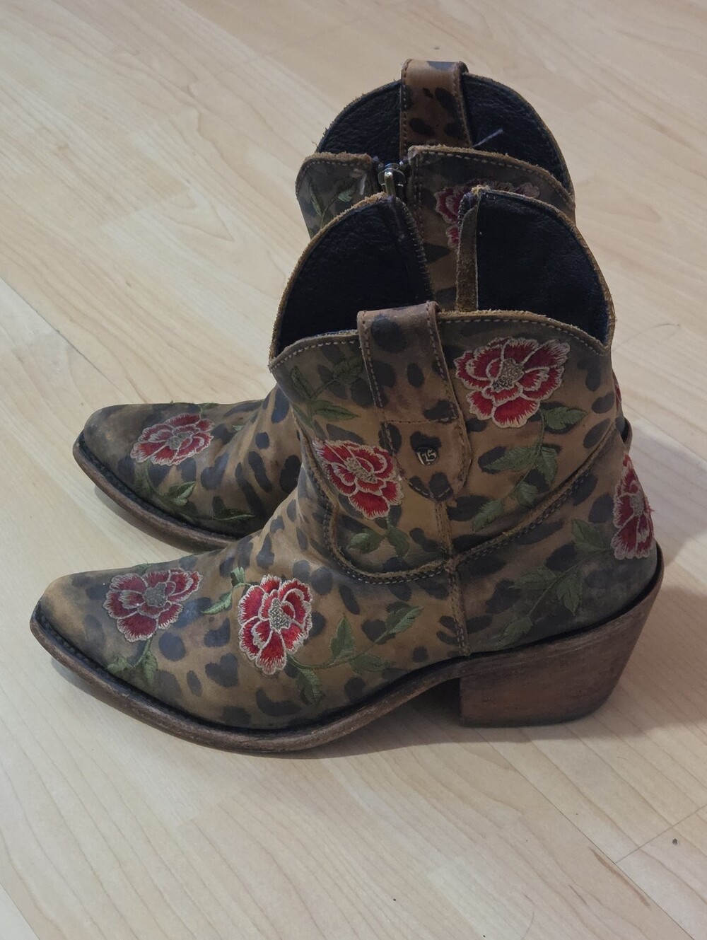 Liberty Black Floral And Leopard Print Leather Snip Toe Boots Size 8